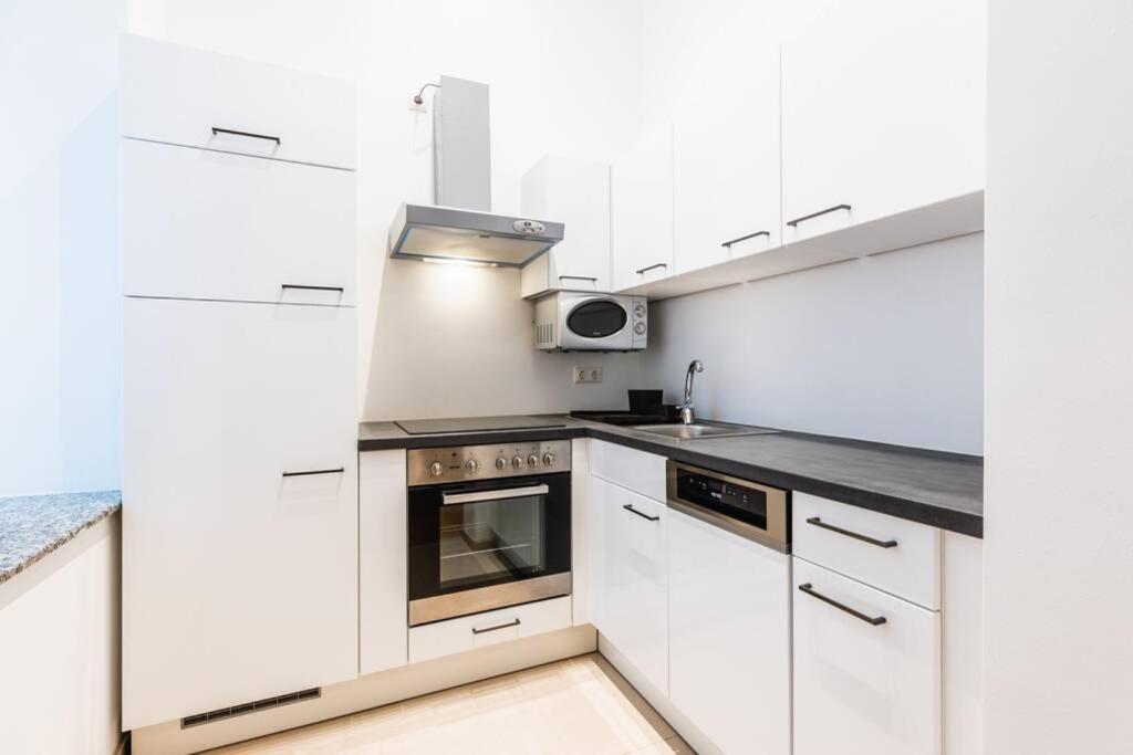 Family Apartment Next To Danube River Вена Экстерьер фото